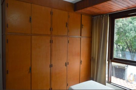 Casa de condomínio à venda com 250m², 4 quartos e 2 vagasQuarto 2