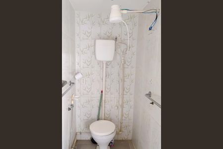 Casa de condomínio à venda com 250m², 4 quartos e 2 vagasBanheiro de Serviço 