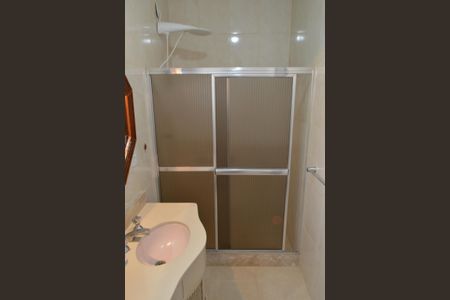 Casa de condomínio à venda com 250m², 4 quartos e 2 vagasBanheiro da Suíte