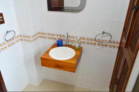 Casa de condomínio à venda com 250m², 4 quartos e 2 vagasBanheiro 1