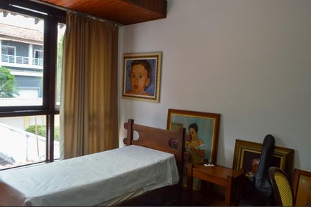 Casa de condomínio à venda com 250m², 4 quartos e 2 vagasQuarto 2