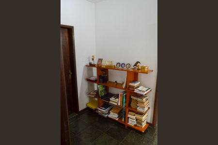 Casa de condomínio à venda com 250m², 4 quartos e 2 vagasHall 