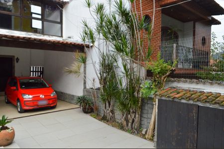 Casa de condomínio à venda com 250m², 4 quartos e 2 vagasGaragem 