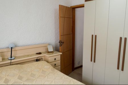 Casa de condomínio à venda com 250m², 4 quartos e 2 vagasQuarto 1