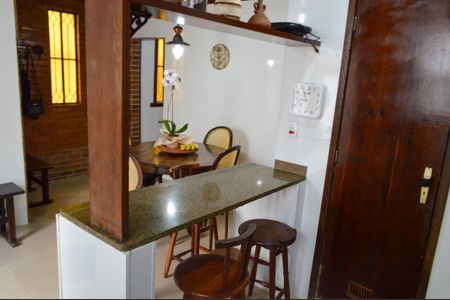 Casa de condomínio à venda com 250m², 4 quartos e 2 vagasCozinha