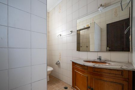 Casa à venda com 140m², 3 quartos e 2 vagasBanheiro da Suíte