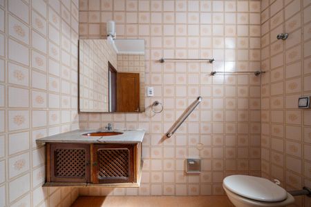 Casa à venda com 140m², 3 quartos e 2 vagasBanheiro