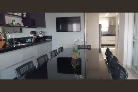 Apartamento à venda com 165m², 3 quartos e 4 vagas