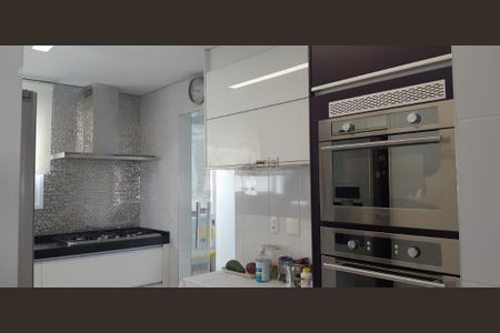 Apartamento à venda com 165m², 3 quartos e 4 vagas