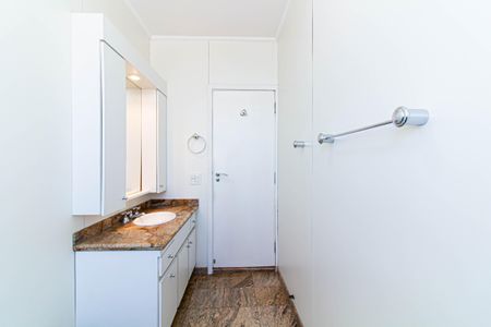 Apartamento à venda com 198m², 3 quartos e 2 vagasBanheiro da Suíte