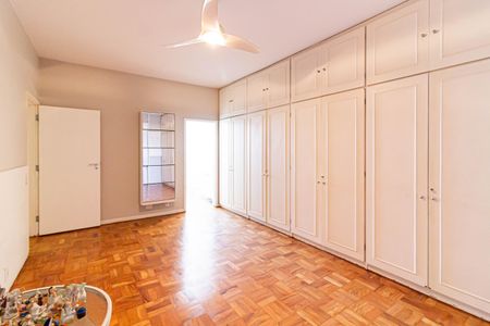 Apartamento à venda com 198m², 3 quartos e 2 vagasSuíte