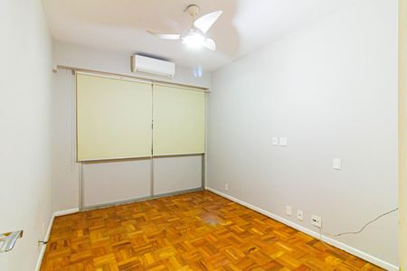 Apartamento à venda com 198m², 3 quartos e 2 vagasQuarto 1