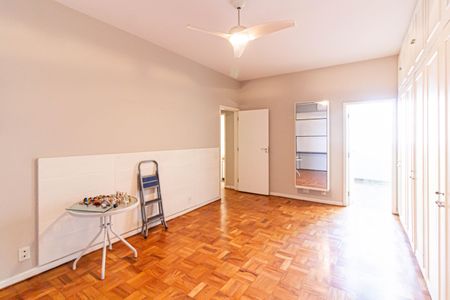 Apartamento à venda com 198m², 3 quartos e 2 vagasSuíte