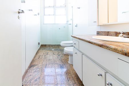 Apartamento à venda com 198m², 3 quartos e 2 vagasBanheiro da Suíte