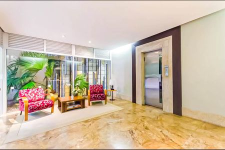 Apartamento à venda com 198m², 3 quartos e 2 vagasHall social