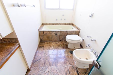 Apartamento à venda com 198m², 3 quartos e 2 vagasBanheiro