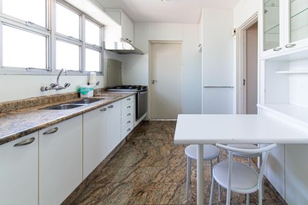 Apartamento à venda com 198m², 3 quartos e 2 vagasCozinha
