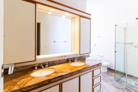 Apartamento à venda com 198m², 3 quartos e 2 vagasBanheiro