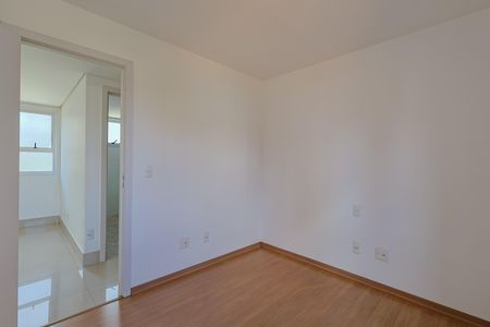 Apartamento à venda com 76m², 2 quartos e 2 vagasQuarto 