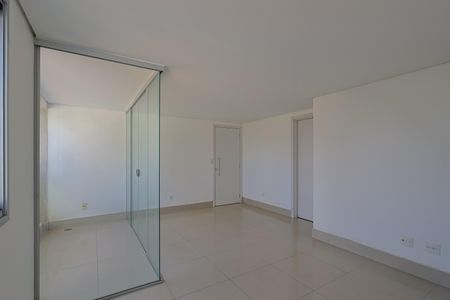 Apartamento à venda com 76m², 2 quartos e 2 vagasSala