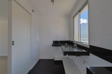 Apartamento à venda com 76m², 2 quartos e 2 vagasCozinha