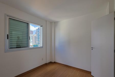Apartamento à venda com 76m², 2 quartos e 2 vagasQuarto 