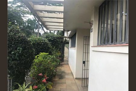 Casa à venda com 440m², 4 quartos e 4 vagas