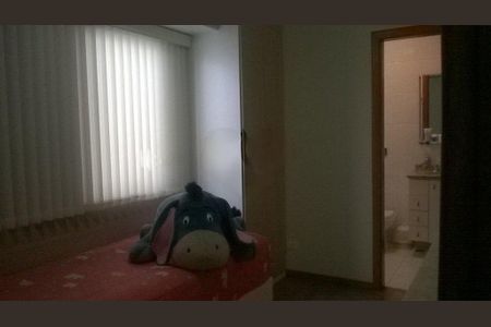 Casa à venda com 240m², 3 quartos e 5 vagas