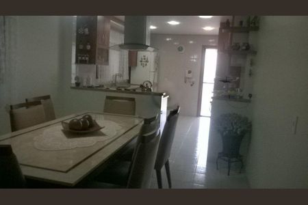Casa à venda com 240m², 3 quartos e 5 vagas