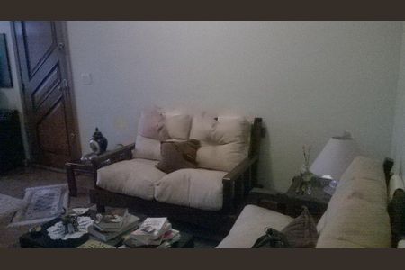 Casa à venda com 240m², 3 quartos e 5 vagas