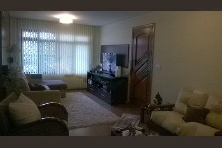 Casa à venda com 240m², 3 quartos e 5 vagas