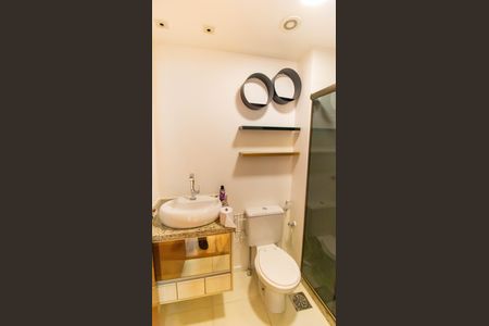 Apartamento para alugar com 70m², 2 quartos e 1 vaga Apartamento para alugar com 70m², 2 quartos e 1 vagaBanheiro da Suíte