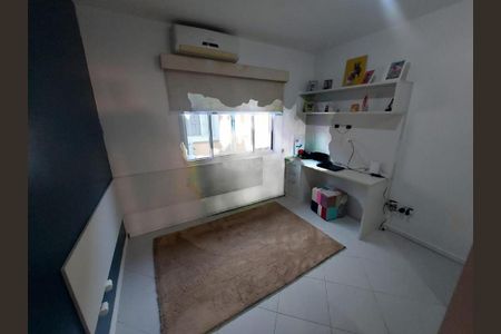 Casa à venda com 162m², 4 quartos e 4 vagas