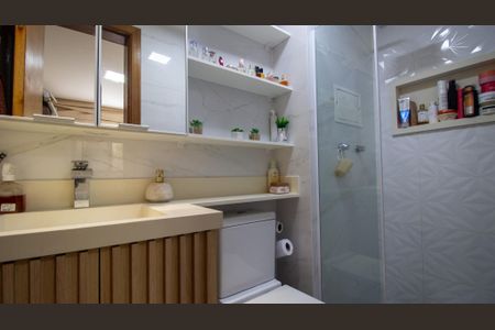 Apartamento à venda com 72m², 2 quartos e 1 vaga Apartamento à venda com 72m², 2 quartos e 1 vagaBanheiro da Suíte