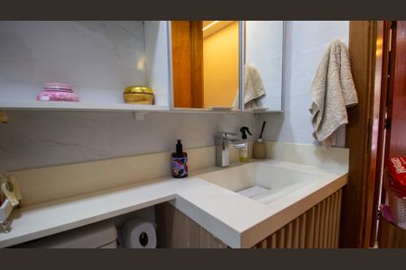 Apartamento à venda com 72m², 2 quartos e 1 vaga Apartamento à venda com 72m², 2 quartos e 1 vagaBanheiro Social