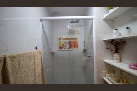 Apartamento à venda com 72m², 2 quartos e 1 vaga Apartamento à venda com 72m², 2 quartos e 1 vagaBanheiro Social