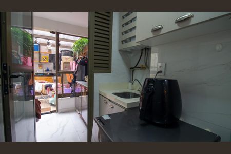 Apartamento à venda com 72m², 2 quartos e 1 vaga Apartamento à venda com 72m², 2 quartos e 1 vagaCozinha e Área de Serviço