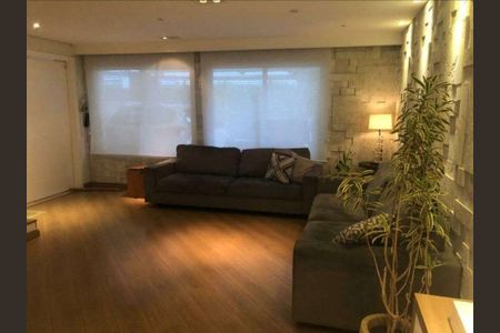 Casa à venda com 210m², 3 quartos e 4 vagasSala