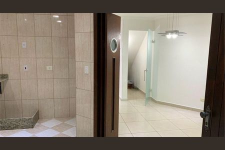 Casa à venda com 200m², 3 quartos e 2 vagas Casa à venda com 200m², 3 quartos e 2 vagasSala