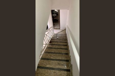 Casa à venda com 200m², 3 quartos e 2 vagas Casa à venda com 200m², 3 quartos e 2 vagasSala