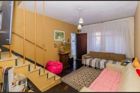 Sala de casa à venda com 2 quartos, 140m² em Vila Nivi, São Paulo