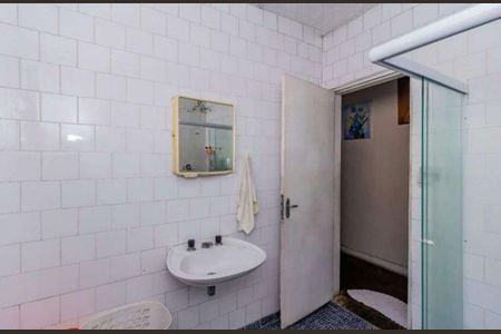 Banheiro de casa à venda com 2 quartos, 140m² em Vila Nivi, São Paulo