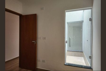 Casa à venda com 220m², 2 quartos e 2 vagasQuarto