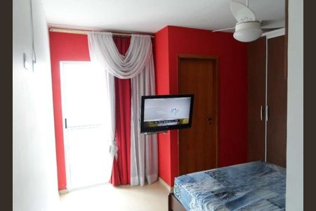 Quarto de casa à venda com 3 quartos, 300m² em Vila Nivi, São Paulo