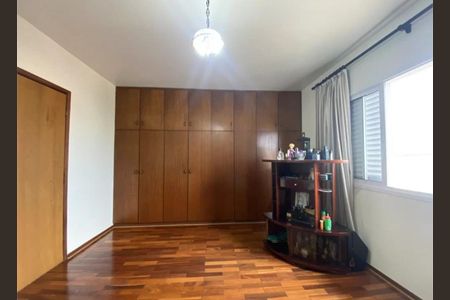 Casa à venda com 300m², 3 quartos e 4 vagasQuarto