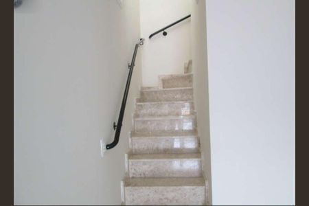 Casa à venda com 300m², 3 quartos e 4 vagasEscada