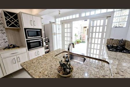 Casa à venda com 200m², 3 quartos e 2 vagasCozinha