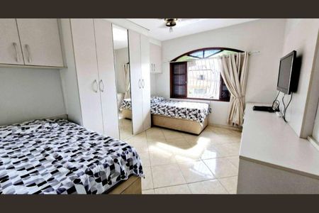 Casa à venda com 200m², 3 quartos e 2 vagasQuarto