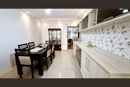 Casa à venda com 200m², 3 quartos e 2 vagasCozinha