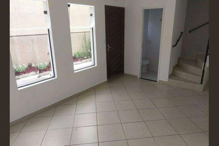 Casa à venda com 130m², 2 quartos e 2 vagasSala